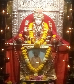 दुर्गा दत्त मंदिरातील मूर्ती