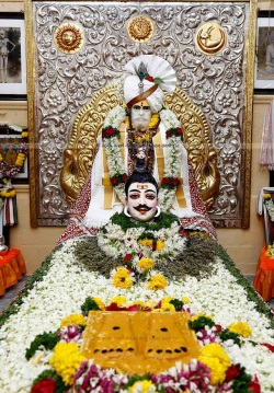 shri shankar maharaj samadhi mandir