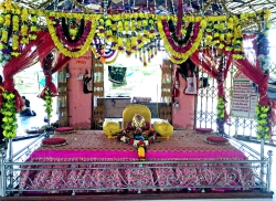 श्री क्षेत्र पांचाळेश्वर- दत्त महाराज रोज येथे मध्यांन भोजन करतात