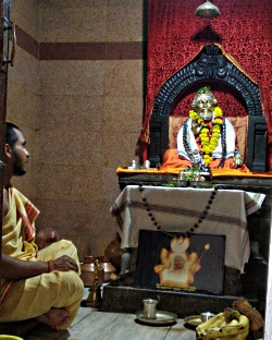 श्रीधर स्वामी समाधी स्थान, लाडाची चिंचोळी 